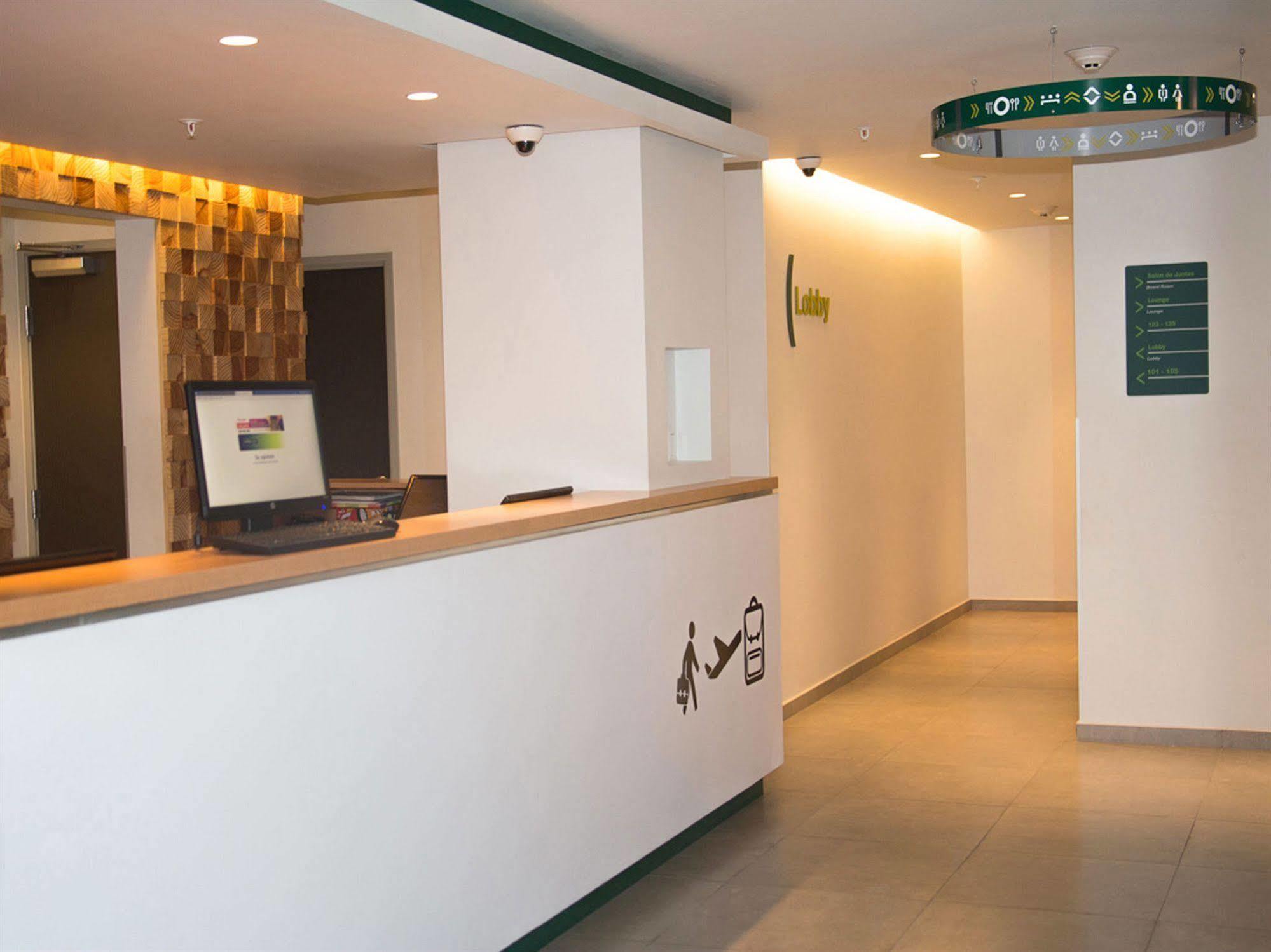 City Express Junior By Marriott Ciudad Del Carmen Exterior photo